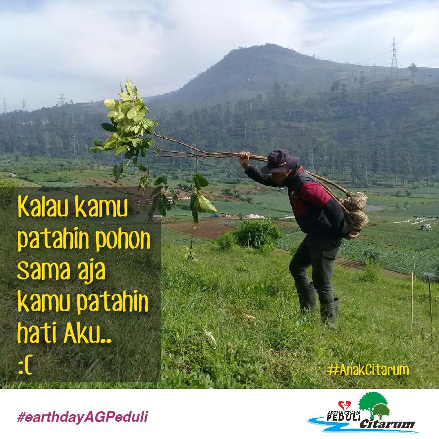 GedungG's tweet photo. Perjalanannya tdk mudah | Untuk Membawanya perlu usaha, niat dan kemauan | Tim @CitarumLestari bukan hanya mengantarkan, tapi memastikan bibit tanaman itu tumbuh &amp; berkembang | Dalam program #AGPeduliCitarum bersama @kodam3siliwangi | #AGPeduliBumi #AGPEarthDay #Earthday https://t.co/u12umlJRz5