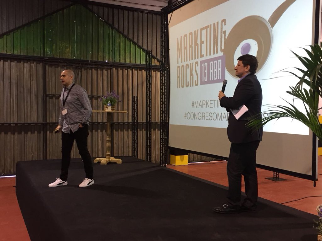 ibeconomia's tweet photo. El gran Jaime Verd inmortalizando este gran evento 👏🏻👏🏻 .@travel_rocks .@AsimaPoligonos #marketingRocks .@jpiedrahita .@raykolorenzo .@event_one .@LilianaAlvarado .@MDiez2010 .@LauraFerrera .@NiltonNavarro .@y_uribe .@sicodeandres https://t.co/5jfxapkLkP