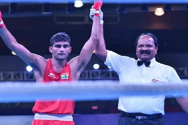 HaryanaKesari's tweet photo. CWG के फाइनल में पहुंचे मुक्केबाज मनीष, कल विदेशी बॉक्सर को चटाएंगे धूल
https://t.co/nOhVc9sg8U #Haryana #Manish #Boxer #Reachedfinal https://t.co/hBLSOV9Gr1