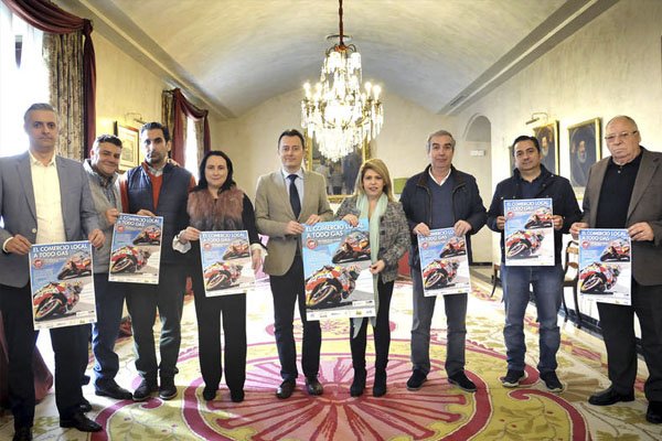 SienteJerez's tweet photo. El Ayuntamiento y los comerciantes locales firman un convenio para sortear mil entradas del GP de España de Motociclismo entre los clientes.
https://t.co/HEExaHV9jD https://t.co/pjpEge2gLR