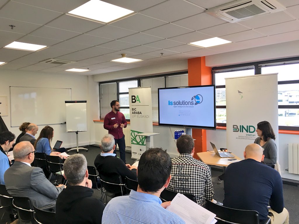 BICAraba's tweet photo. Primer bloque de presentaciones de startups @bind40 con #BigdaSolutions @LISSolutionsTW @OPTIMITIVE y @Globetesting https://t.co/AjENhVPzFS