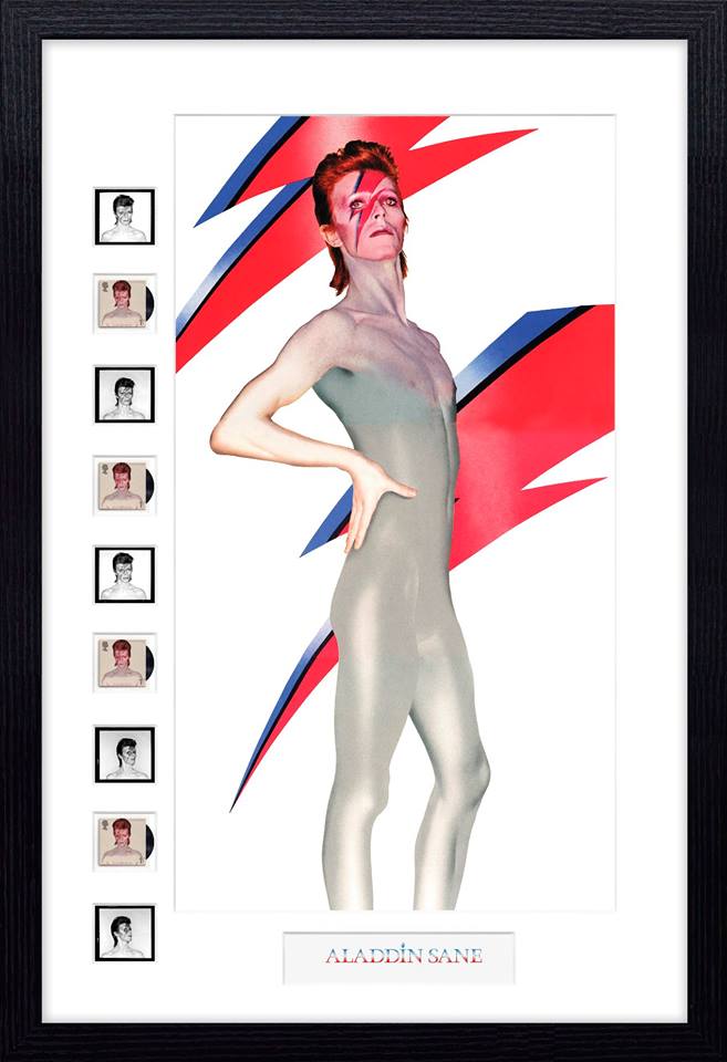 RoyalMailStamps's tweet photo. Weโre delighted to announce the release of this very special, limited edition Stamp & Print Frame to commemorate the 45th Anniversary of David Bowieโs iconic 1973 Album Aladdin Sane.
See it here ๐
https://t.co/85a8VphGW4 https://t.co/B5nX6iJXS0