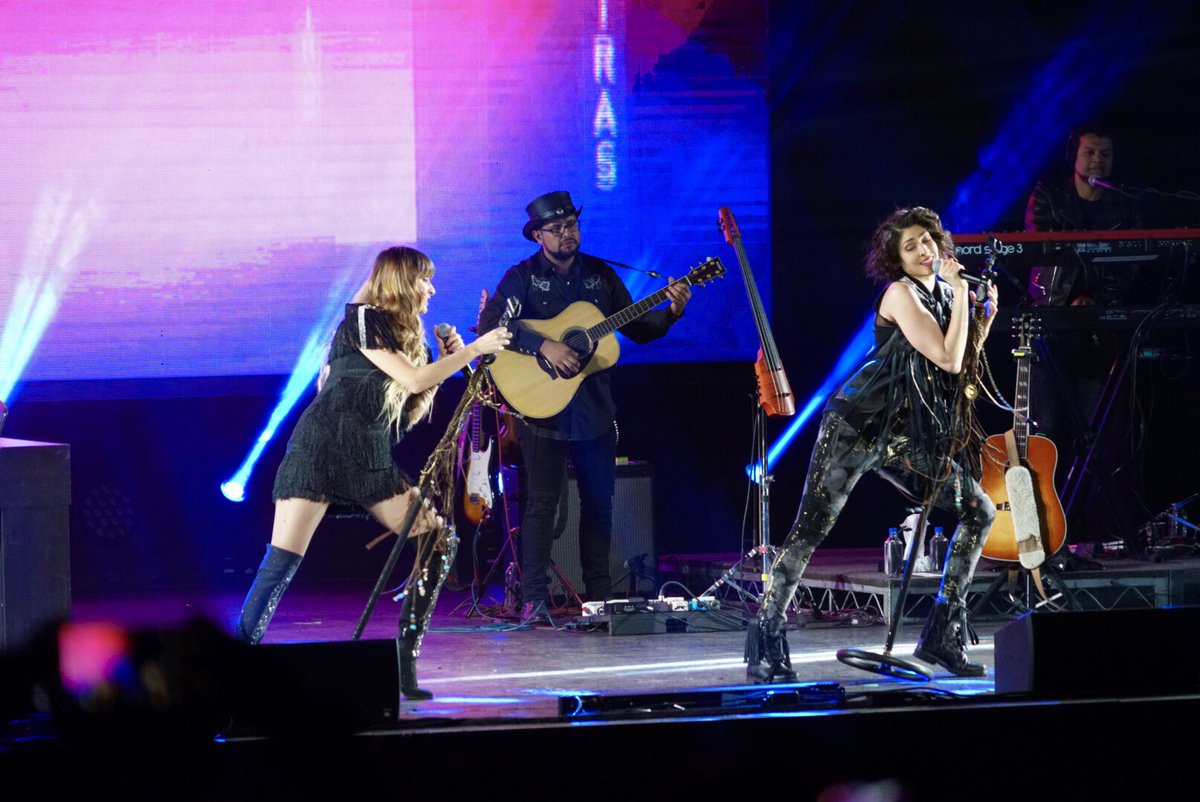 haashoficial's tweet photo. Gracias por todo, L.A.! 💙 Son lo máximo! 💃🏻💃🏼🇺🇸💥 #Gira100AñosContigo https://t.co/77QuExnm4g