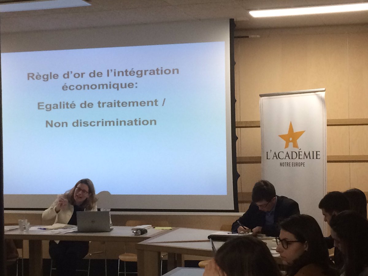 On parle #MarchéIntérieur et #LibreCirculation à l'#AcademieNE pour la 7eme session: Retour sur la règle d'or de l'intégration économique avec Imola Streho: égalité de traitement et non discrimination obligatoires pour toute politique économique! #UEM