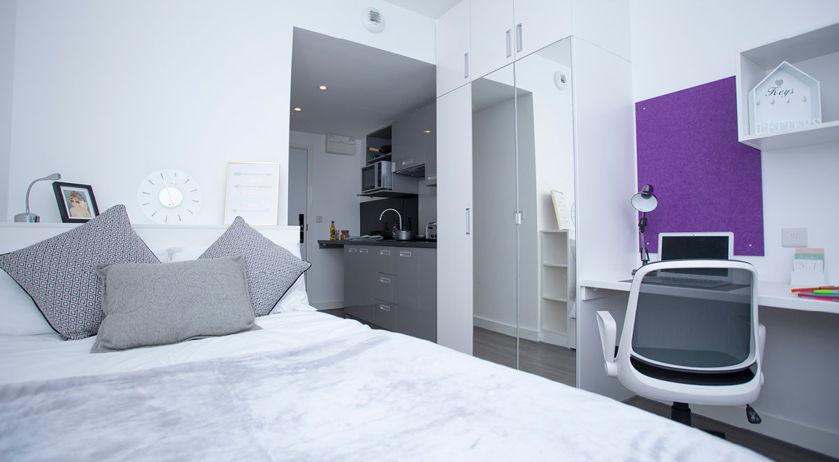 Limited studios! Reserve your studio now for just £99 (Deposit) Utilities included, gym, cinema, gaming rooms, karaoke and more :) 
mvnt.us/m601910