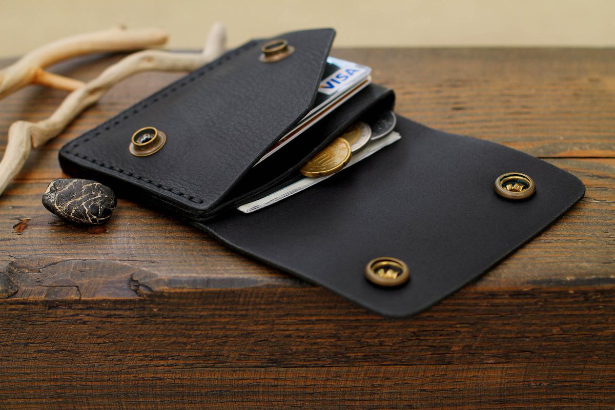 22THEPORTALL's tweet photo. Leather #cardholder
Genuine Italian leather. 
100 % hand stitched 
#mensaccessories #mensfashion #wallet #fashion #Travel #purse #card #design #DesignThinking #style #minimalism #daily #leathergoods #handmade #leathercraft #moda #jeans #car #happy #artwork #passport #life #black https://t.co/avinAlaJyy
