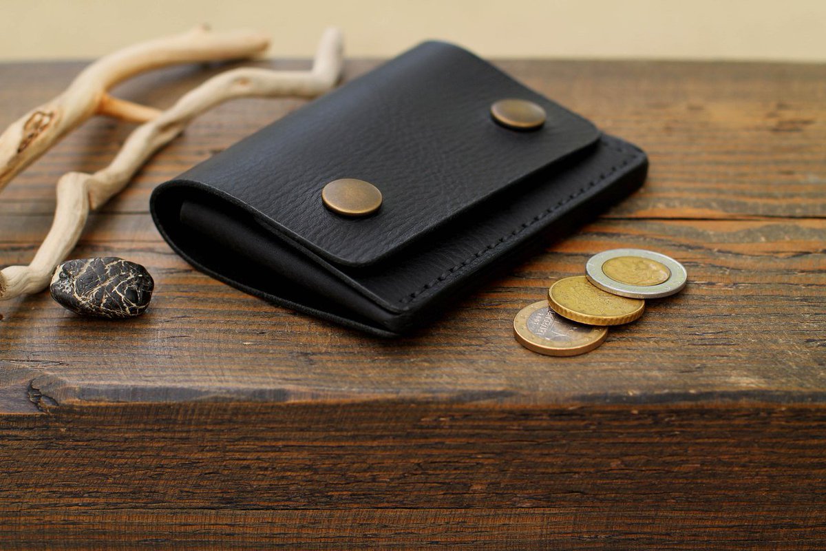 22THEPORTALL's tweet photo. Leather #cardholder
Genuine Italian leather. 
100 % hand stitched 
#mensaccessories #mensfashion #wallet #fashion #Travel #purse #card #design #DesignThinking #style #minimalism #daily #leathergoods #handmade #leathercraft #moda #jeans #car #happy #artwork #passport #life #black https://t.co/avinAlaJyy