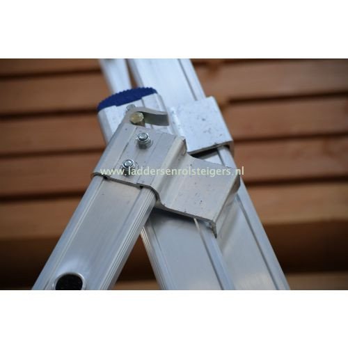 laddersenrolst1's tweet photo. Op zoek naar een driedelige reformladder?Bekijk eens onze geanodiseerde ladder van Euroscaffold. Kwaliteit voor een scherpe prijs en geen vuile handen na afloop. https://t.co/gbfDUIXvct #reformladder #bouw #schilder #klussen #doehetzelf #euroscaffold #weekend #vrijdag #aanbieding https://t.co/7nYISWD8WN