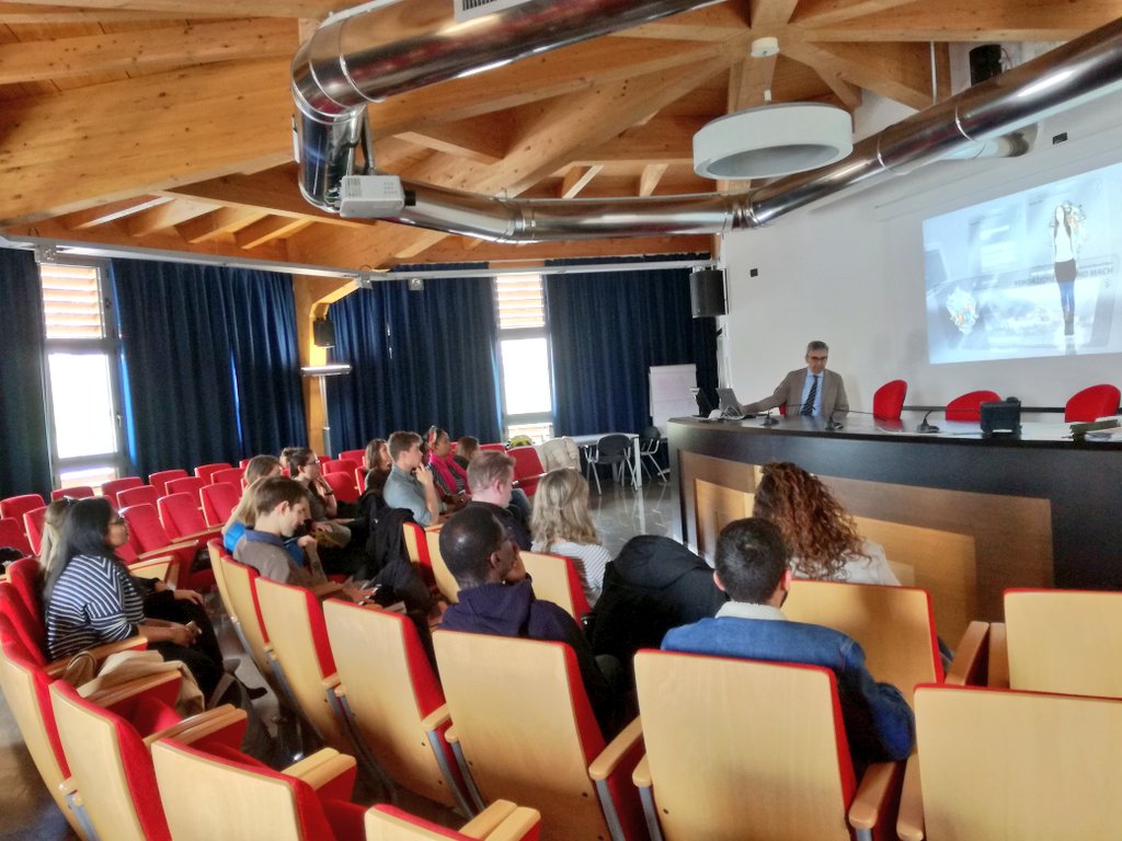 Ffoodinstitute's tweet photo. .@Fondazione_Mach e i suoi laboratori di #ricerca #agroalimentare  accolgono i delegati di Food Innovation Global Mission. Sempre più vicini a un futuro agricolo sostenibile!
#FIGM18 #FF4CC #agrischool #agrifood #futurefood #foodinpro @foodinpro https://t.co/r65sCjC57b