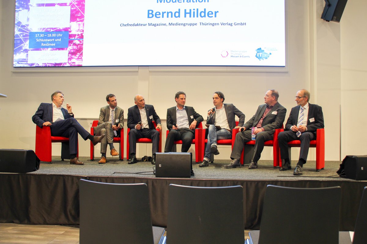 ITnet_TH's tweet photo. DIGITALISIERUNG FÜR THÜRINGEN ✊
Vielen Dank an alle 35 Referenten, alle 72 Aussteller, den vielen Helfern, der Mediengruppe Thüringen (Veranstalter) und den ca. 900 Besuchern für diese gelungene 3. Thüringer IT-Leistungsschau.
#ITnet #Thüringen #ITLS18 https://t.co/9VrFu4fPhR
