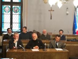 Questa sera alle 21 un'iniziativa di solidarietà al Faraggiana: la commedia teatrale "La bella bustaia" ispirata al racconto dell'oleggese Giulio Giulay per parlare di #lottaallosprecoalimentare e #sostenibilita #ambientale🌾🤗. Un evento promosso da <a href="/lionsnovarahost/">lions novara host</a>.