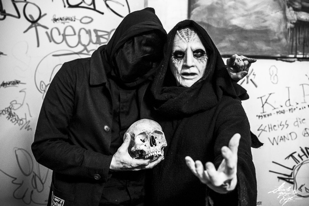 kryptomorph's tweet image. [MESSAGE FROM THE 12TH PLANET]
Vienna! Kryptomorph would like to thank YOU for the amazing response, @gost1980s for the great support and incredible performance, @ThomasBarrandon, @arenawien and of course the guest musicians and crew!
#darksynth #slasherwave #gost #kryptomorph