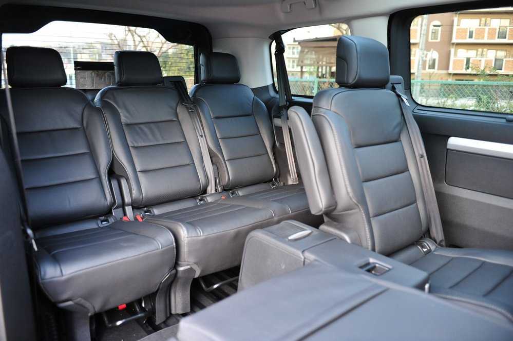 ルパルナス 完成度が高く高級なミニバン シトロエン スペースツアラー諸費用オールイン乗り出し価格7万円より ワンボックス ハイエース プロエース 8人乗りワゴン スペースツアラー プジョートラベラー シトロエン プジョー シトロエンスペース