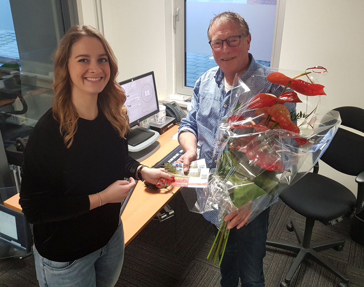 "Samen kom je verder", onder dat motto hebben alle 19 snijanthurium kwekers in Nederland en België hun handen ineengeslagen met coöperatie XAnthu. XAnthu bedankt de veilingmeesters <a href="/FloraHolland/">Royal FloraHolland</a>: tinyurl.com/ydf39yyp