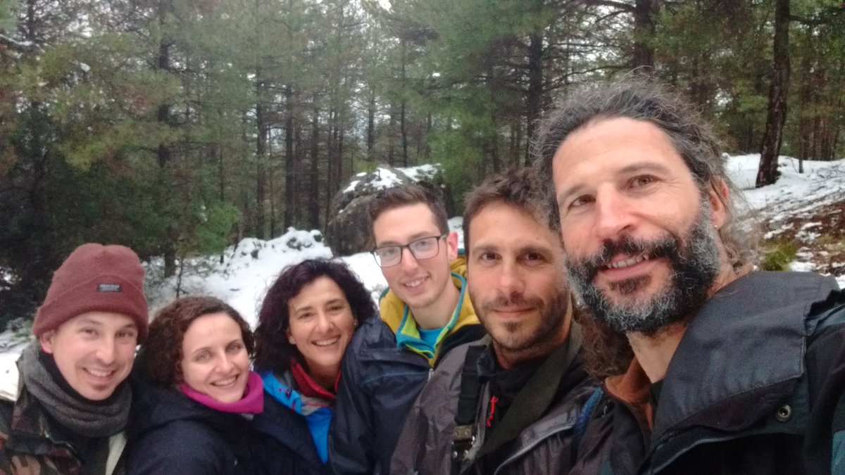 OldGrowth_UHU's tweet photo. Esta semana estamos en campo realizando los muestreos del proyecto @OldGrowth_UHU @FBiodiversidad @uhu_global 🌲 en compañia del fotógrafo y documentalista #ManuTrillo https://t.co/bmuOWzzDJu