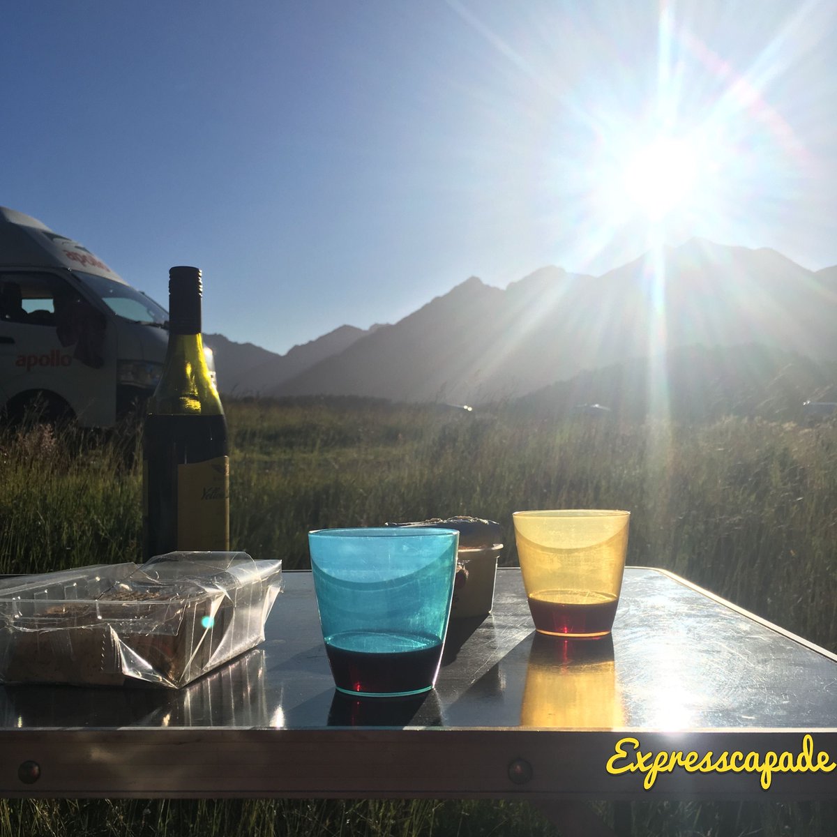Expresscapade's tweet photo. It's 5pm...in New Zealand 
#timezones #itsalways5pmSomewhere #UCLASMM https://t.co/KF36XdJvfv