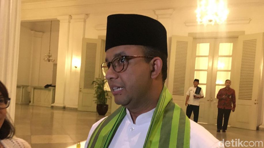 detikcom's tweet photo. Reaksi Anies Didorong Anak Muda Situbondo Maju Nyapres https://t.co/GLPrfj6ezx https://t.co/7hSxCb2h2G