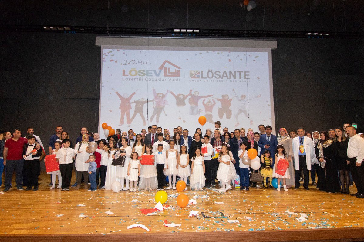 losev1998's tweet photo. Tamamı Türk Halkının bağışlarıyla inşa edilen @losante Çocuk ve Yetişkin Hastanesi’nde tedavisini tamamlayan çocuklar, müthiş bir zafere imza atarak artık maskelerini çıkardılar… https://t.co/sywT79hAHz