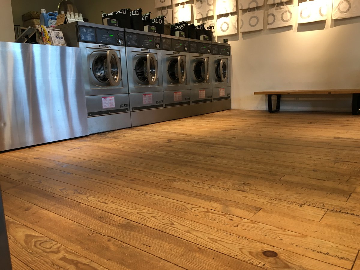 washfold_hrm's tweet photo. スタイリッシュな空間で
見上げる天井は5メートル弱、
時々雑誌の撮影現場として
使われたりします。
Our shop was used to shoot magazines
#laundromat #selfservicelaundry
#coinlaundry #coinwash
#コインランドリー #shooting
#勝どき #晴海 #撮影 #雑誌 https://t.co/O4PPxdxXPA
