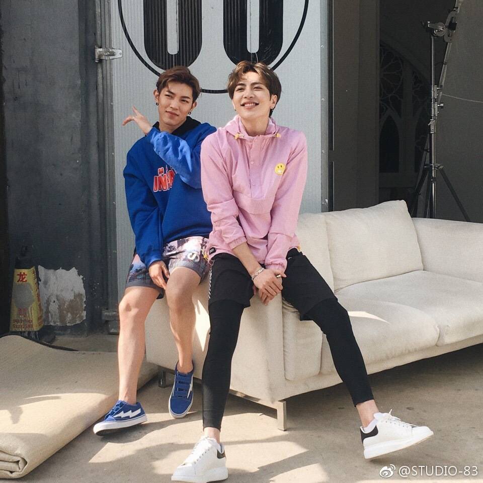 kingqinfen's tweet photo. [PIC] Roi wih Han Mu Bo for Studio 83 https://t.co/x6ibqQpFBL