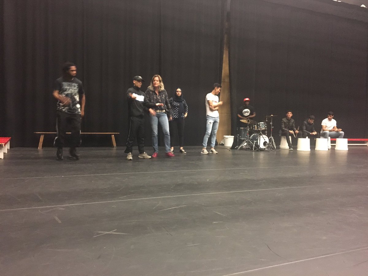wiredrotterdam's tweet photo. Het Maaspodium wordt goed benut! met o.a. choreograaf Sheyda Darab, Dj Doodleuk &amp; Dj Deugniet, live muziek met Afronaut, 'Mime’ workshop van Marvin Gomes, de workshop Street-Art Stencil &amp; Graffiti met de Rewriters en de ‘Clinic’ Bucketdrumming van Bennie’s Business KCRrotterdam https://t.co/WTsaAJtNFt