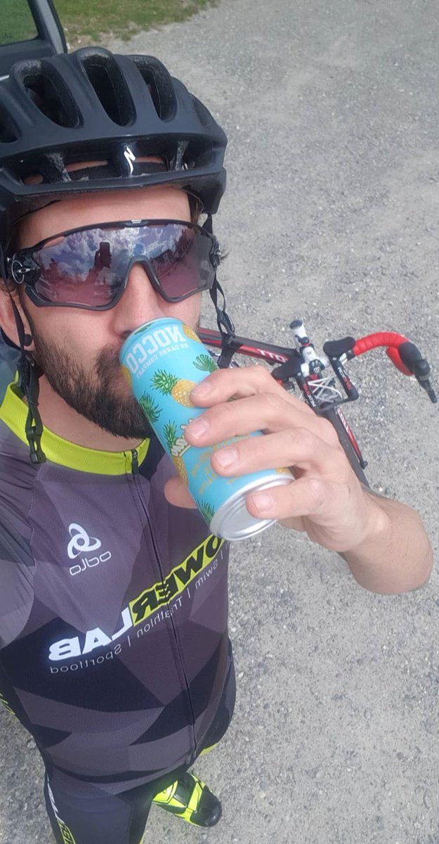 OnTheWayCH's tweet photo. Nach der Radtour gleich das neue @NoccoBCAA #caribbean mit Ananas ausprobieren 🍍😍💪!
#nocco #bcaa #triathlon https://t.co/HMAjPLj1dl