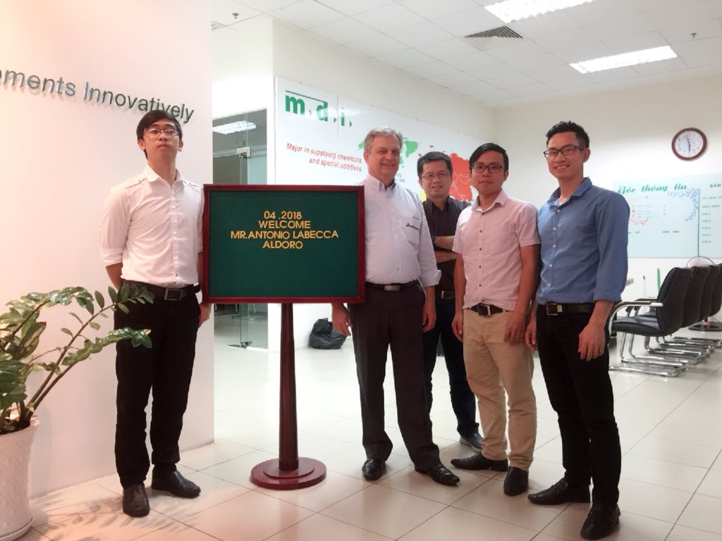 MdiChemicals's tweet photo. Wellcome Mr Antonio Labecca Filho - Gerente Comercial/ Commercial Manager - Aldoro. Thank for your presentation!
#coatingteam #training https://t.co/Zixhhoklm2