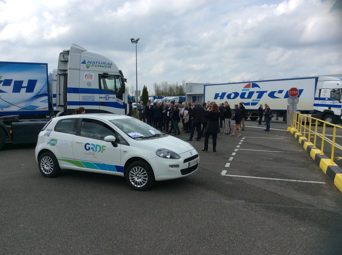 Les Établissements HOUTCH partenaire de GRDF invitent la communauté d’Agglomeration du Saint-Quentinois  sur le thème la mobilité gaz. Une station de 4 pistes ouverte au public, adaptées aux poids lourds sera opérationnelle dans les prochaines semaines.  #GRDF #GNV #rev3