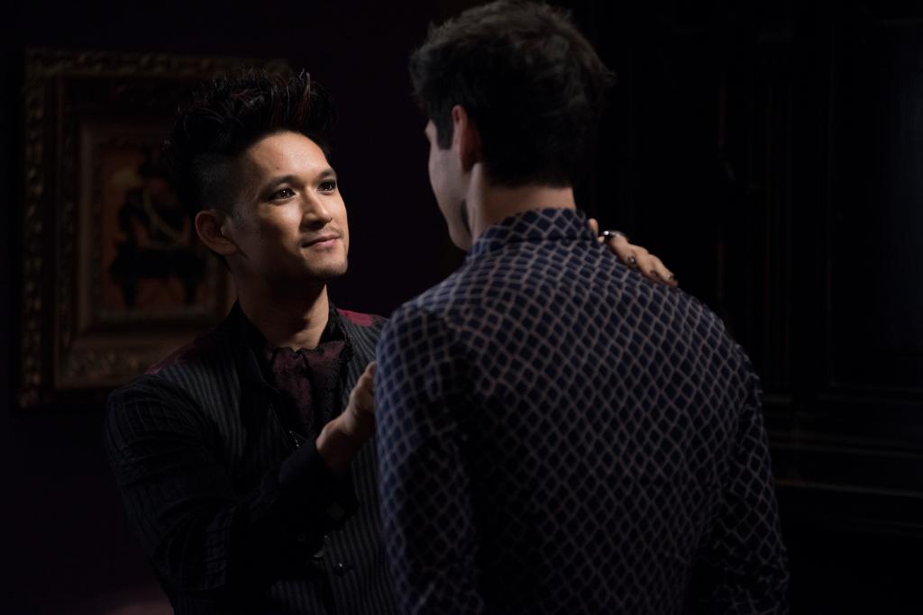 ShadowhuntersTV's tweet photo. Can #Malec’s relationship survive immortality? #Shadowhunters is all new Tuesday, April 17 at 8pm/7c on @FreeformTV. https://t.co/wtebbn8WKz