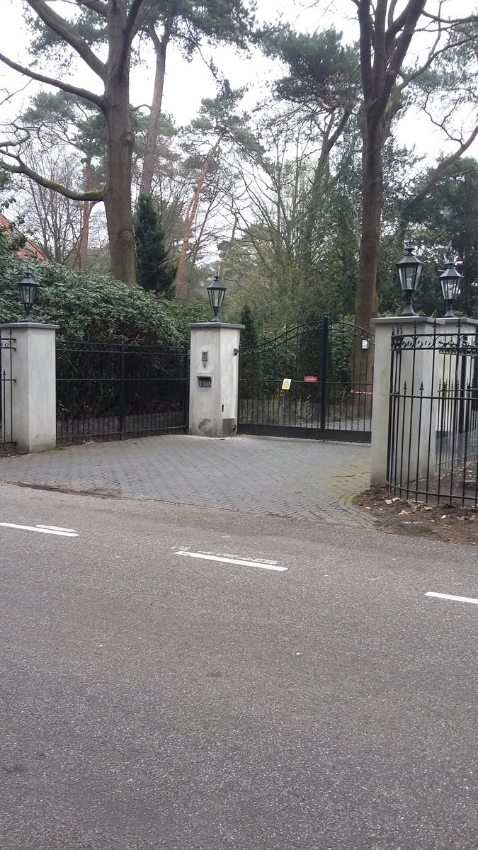 ToinelAmi's tweet photo. Was weer een mooie #werkweek, binnenklus afgerond dezeweek. Lekker opgeschoten op onze buitenklus in #dendolder .verder veelkleine klusjes gedaan! pilaren kaal gemaakt gefixeerd en behandeld met #amphibolin van @CaparolNL wij doen voordeze week het hek dicht @VeveoNL #Toinelami https://t.co/57r70MRYoW
