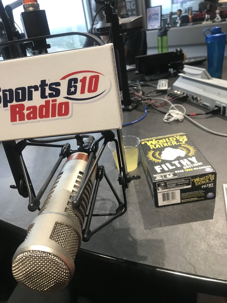 AmandaAbiassi's tweet photo. At @SportsRadio610 with @Smitty74allday @MikeMeltser @PayneNFL talking #BedtimeStories2018 🧜🏽‍♀️ &amp; drinking mimosas #vitaminC 🥂🍊 @CMyers55 #iSpy https://t.co/srSuULRzXT