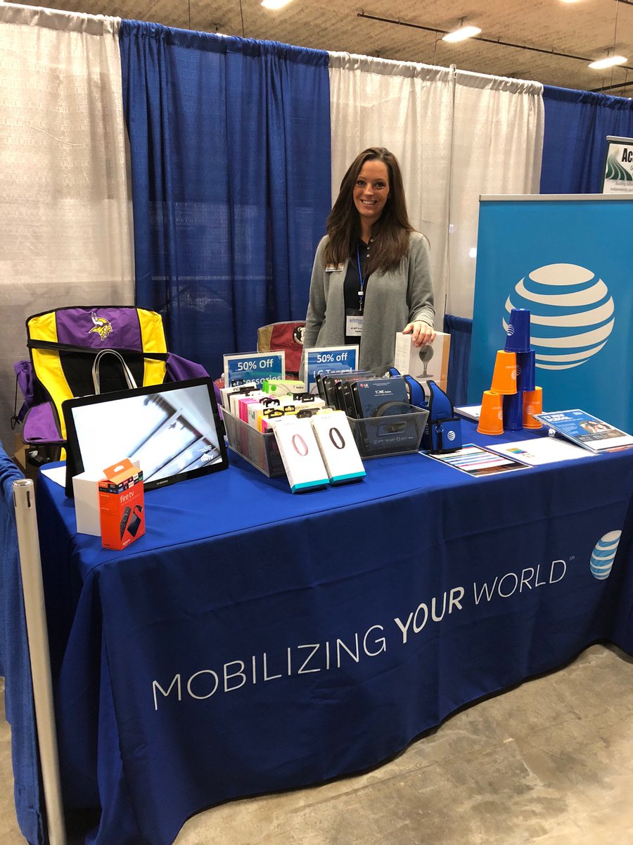 bonnierister's tweet photo. Carina is ready to sell some Directv at the Everything Expo! https://t.co/EbpxIHhUYo