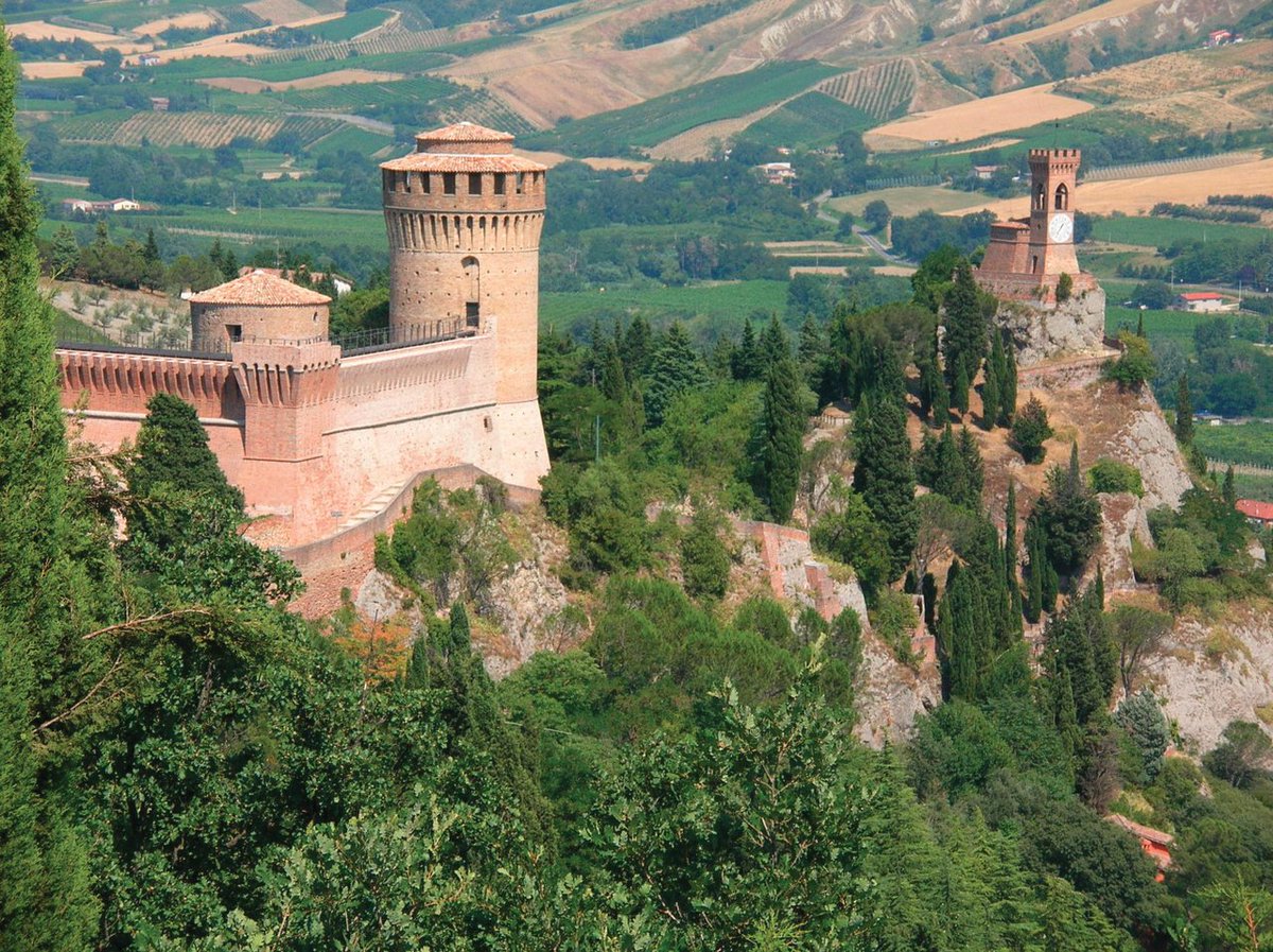 BorghiPiuBelli's tweet photo. Domani presso l'Osteria dei Borghi più belli d'Italia a FICO @eatalyworld, le "sfogline" di Brisighella vi mostreranno come preparare la "spoja lorda", piatto tipico del bellissimo #borgo romagnolo. Vi aspettiamo @ERTourism @EcceItalia https://t.co/ggojgwCvbs #annodelciboitaliano https://t.co/z3MkmADmZ0