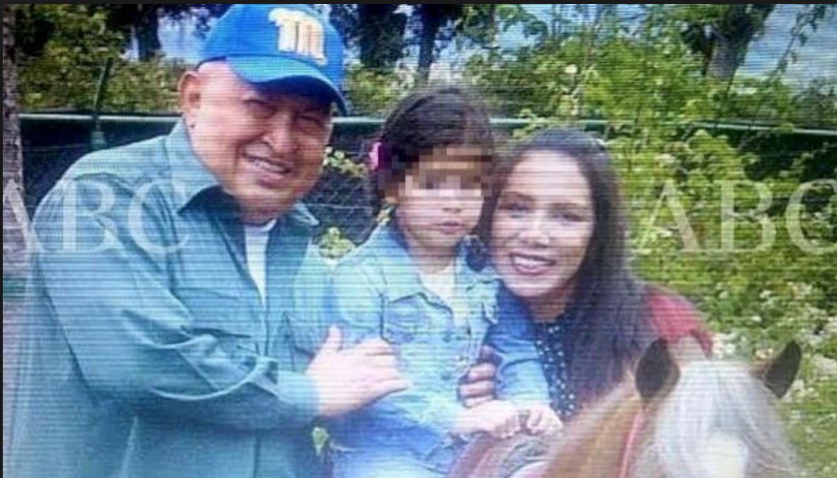 Maibort Petit on X: "DENUNCIAN IRREGULARIDADES EN CONSULADO DE VENEZUELA EN #Montreal . La cónsul que huyó es la examante de Hugo Chávez y madre de la hija menor del fallecido caudillo,