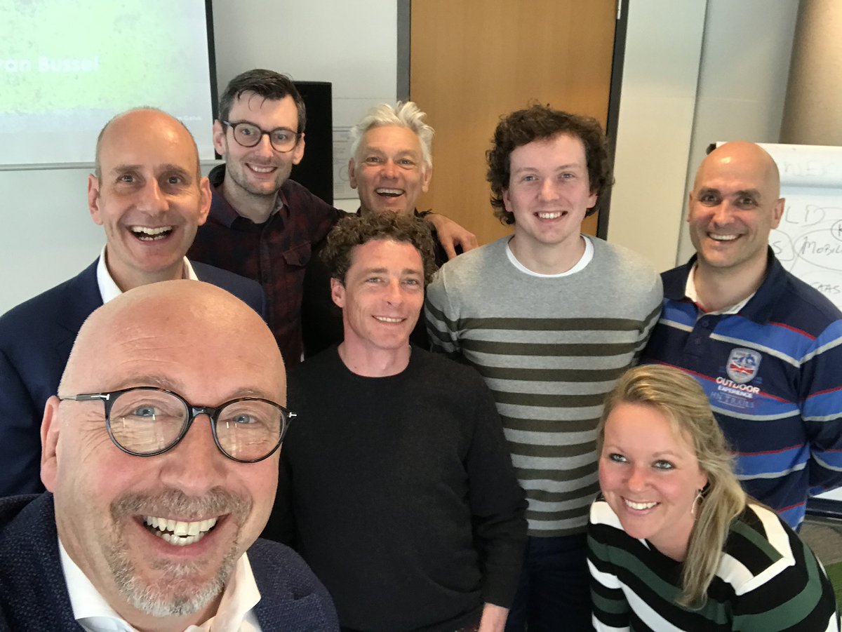 KortonGroup's tweet photo. Woensdag heeft Korton-MT een Strategic Hospitality Workshop gevolgd. Thema: 'Gastvrijheid binnen onze organisatie'. De vraag: hoe kunnen we medewerkers, klanten, maar ook leveranciers binden en enthousiasmeren. Ontzettend inspirerend. Bedankt @LucvanBussel! https://t.co/3owJ8cIQ7J