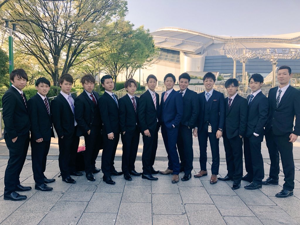 0401_1610's tweet photo. 4/13 金
入学式半端なく楽しかった！
ボウリングもばり楽しかったし！
このクラスほんま仲よすぎ😘

また集まってなんか行こな！
#渋すぎ #ST1C #入学式 #ボウリング https://t.co/6v71aYNc4u