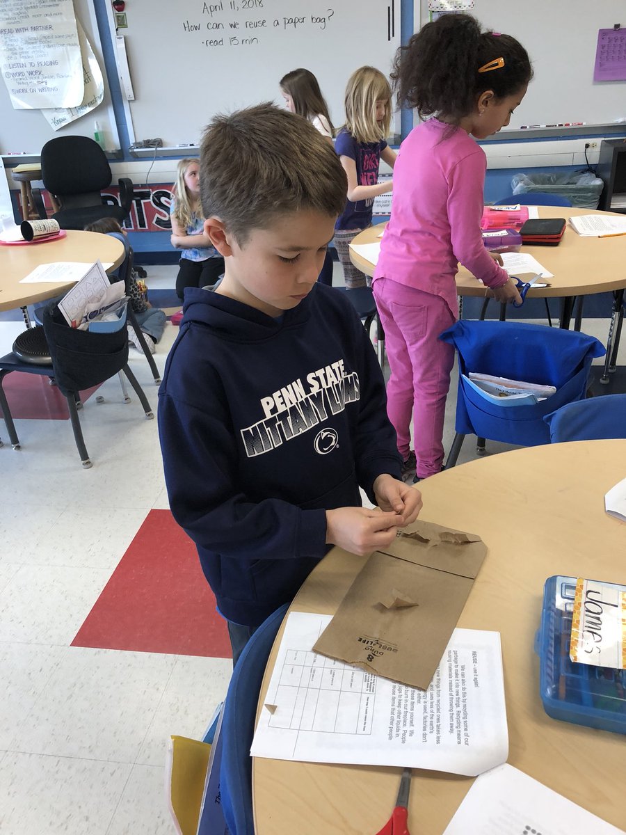 MrsElliott2nd's tweet photo. How can you reuse an old brown lunch bag? Ask these experts! #ReduceReuseRecycle #easthighleaders https://t.co/qNp9Ieey2u