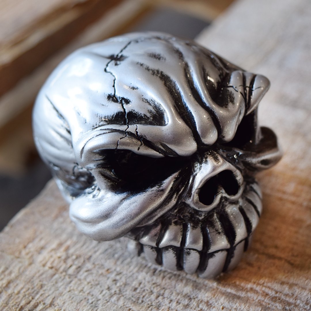 raneyschrome's tweet image. Are you the type to embrace #FridayThe13th? If so you'll love these #shiftknobs that others might consider a bad sign 💀 raneys.co/2qxCCOH