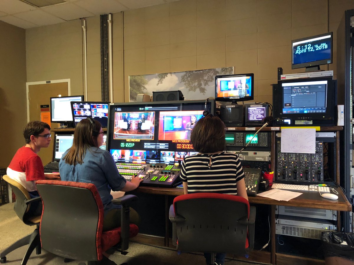 RaycomNews's tweet photo. Raycom Media news leaders took over classes at the University of Mississippi’s Meek School of Journalism, recently, and offered critiques to more than 200 aspiring journalists. A HUGE thank you to Dr. Debora Wenger and Dr. Nancy DuPont and the entire Ole Miss team! #RaycomProud https://t.co/3dBdrfFyhl