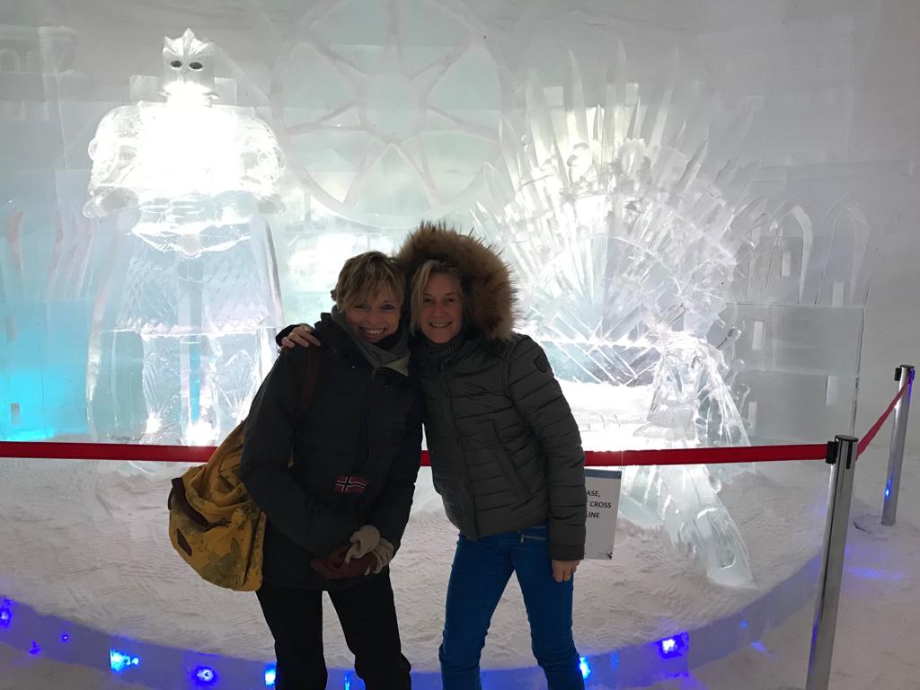 comptoirvoyages's tweet photo. À #Lainio, Sophie et Séverine ont visité l'étonnant hôtel de glace sur le thème de #GameOfThrones !
Avis aux intéressés, dépêchez-vous, il est éphémère 😉 https://t.co/ifmkR9KxMH