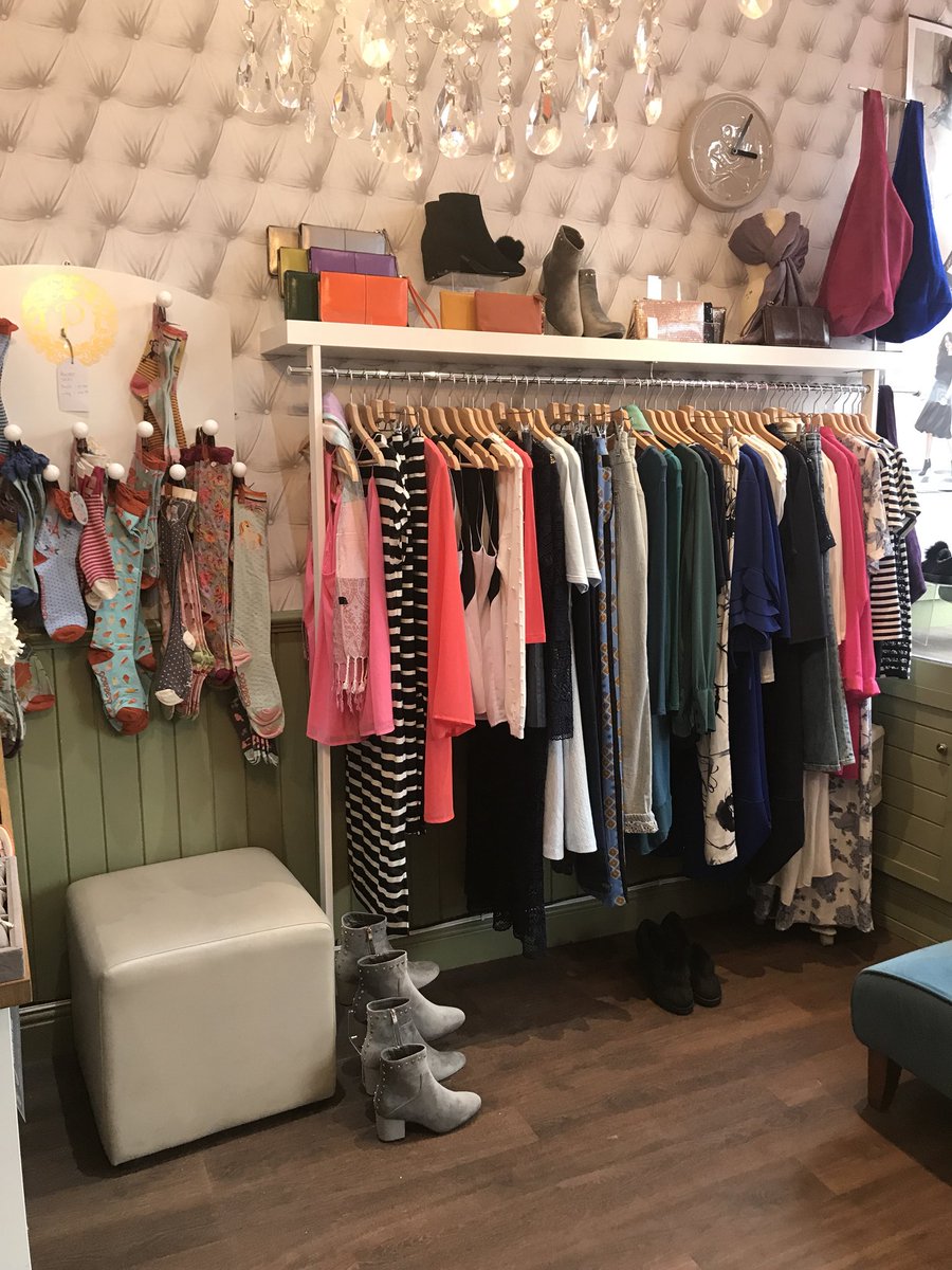FanyBoutique's tweet photo. NEW STOCK ALERT
Add a splash of colour to your wardrobe 🌸
.
.
.
.
#newstyle #newstock #new #love #clothes #shopping #merchandising #shoppingonline #shop #shopee #shopmycloset #shopaholic #ad #followforfollow #colour #stylist #personalshopper #style #styleblogger #fashionable https://t.co/3oCufAj5Cw