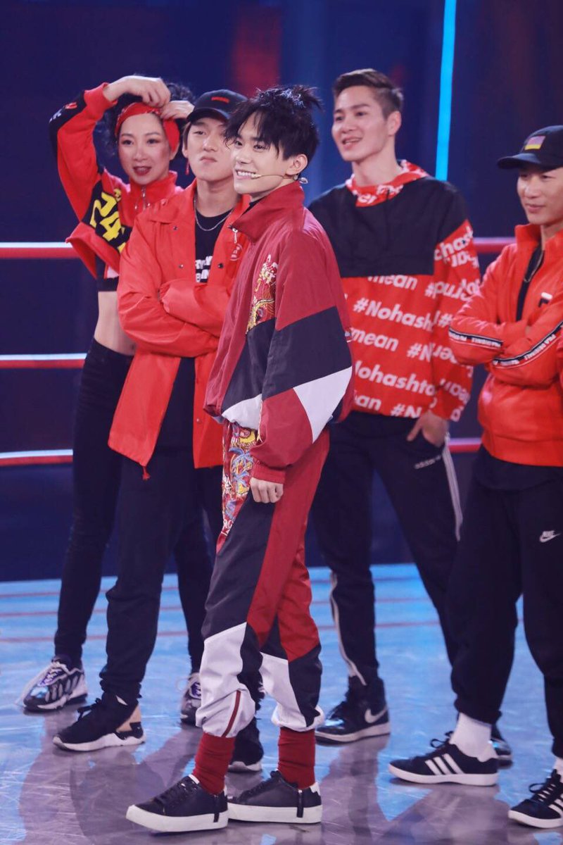 chaihe711's tweet photo. #JacksonYee You're the best dancer! https://t.co/sCovdZc7Oh