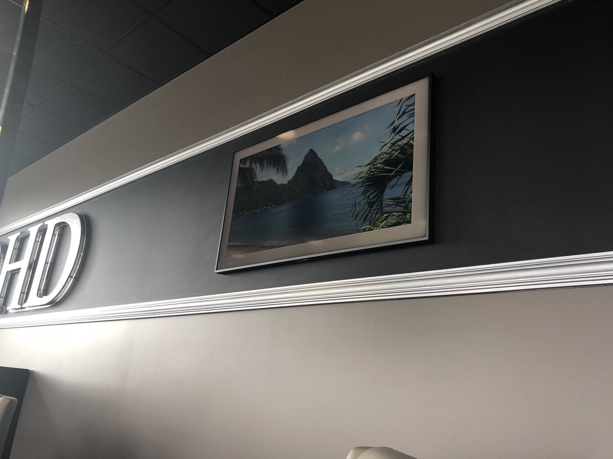 dhdpros's tweet photo. The @SamsungTV #FrameTV turns your TV into a picture frame when you turn it off. No more unsightly black hole on your wall in the living room. Pick one up with professional #NoGap wall mount installation for us today! https://t.co/sGs6nD7j9E