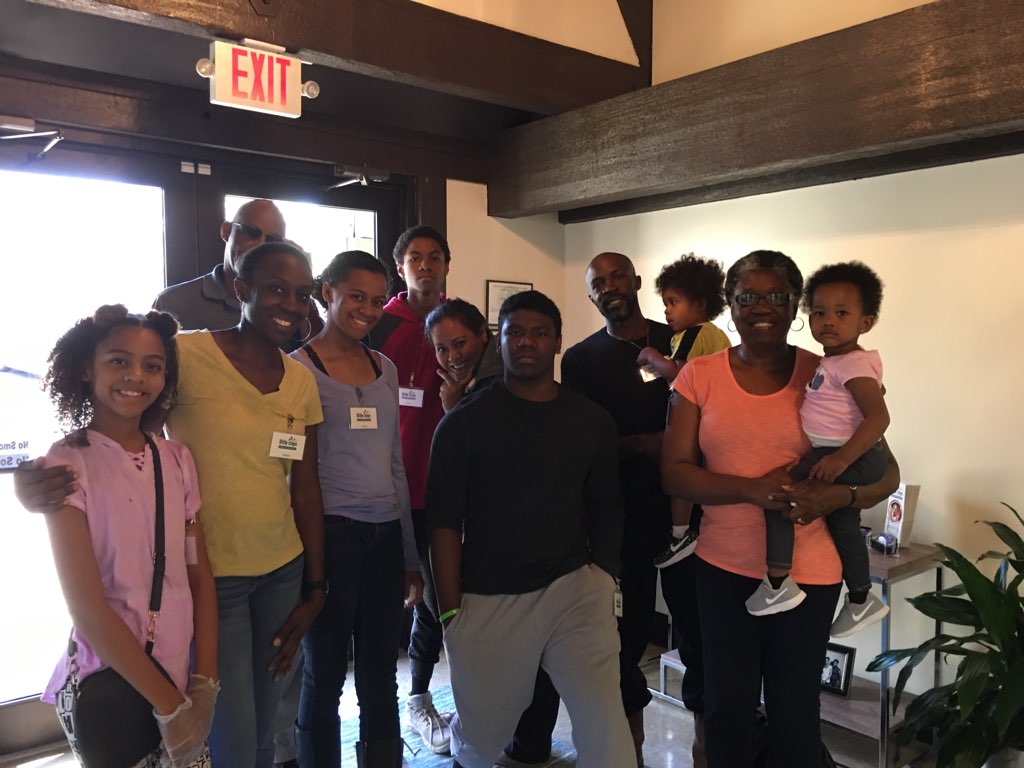 A super big THANK YOU to the Wallace Family for providing a huge, home-cooked meal 🥘and serving it with love! 💕Our young families and volunteers appreciated it so much!😘#donate #volunteer #LittleStepsSC