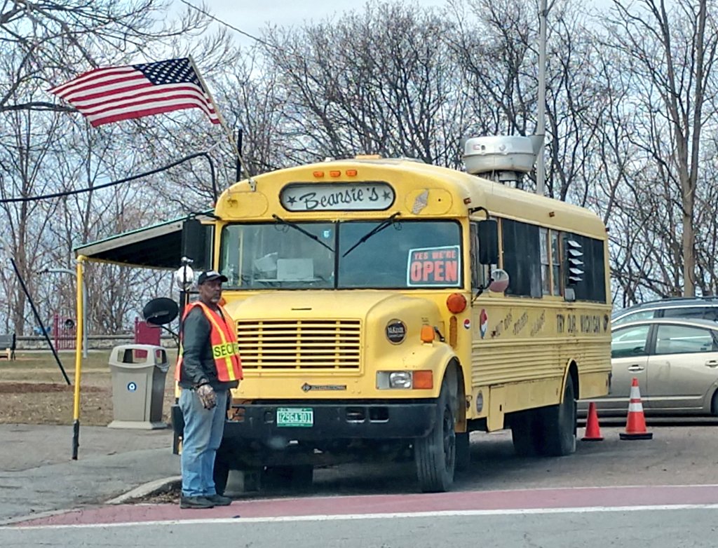 OneNorthAvenue's tweet photo. Spotted today in Battery Park: the yellow hot dog bus of spring. https://t.co/HHsboRLcfD