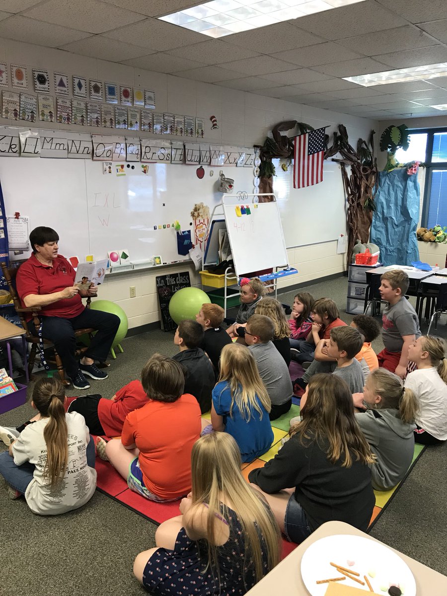 WagnerJCD's tweet photo. Read Across America- FLAT STANLEY and the Very Big Cookie. https://t.co/x7WcRcHtfo