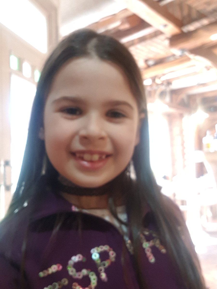 Soy Kiara,  from Slovenia, fan of <a href="/karolsevilla/">KAROL SEVILLA</a> to the moon and back❤❤❤