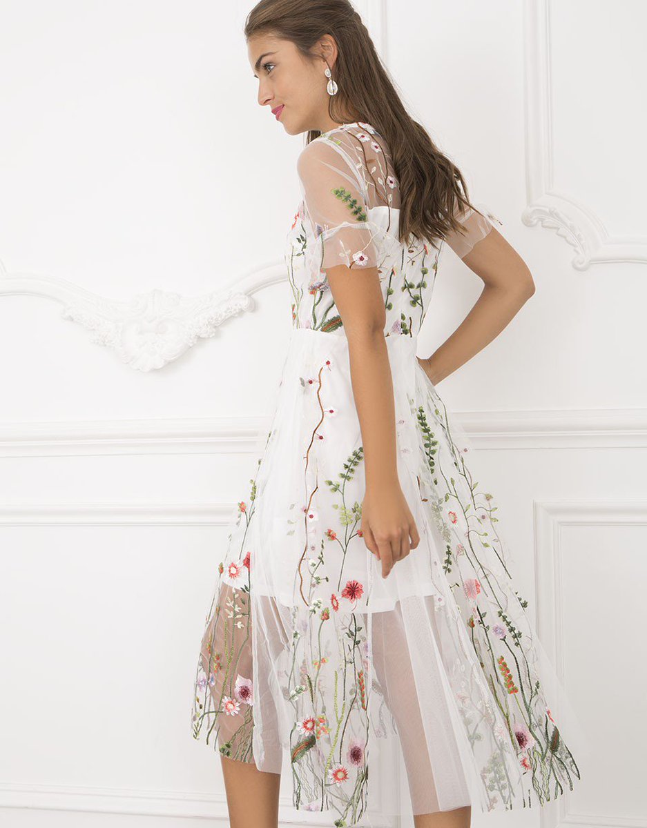 We ❤️ this embroidered white dress
#embroidereddress #whitedress #mididress #floraldress #tulledress 
Shop @ bit.ly/2qvmcGn