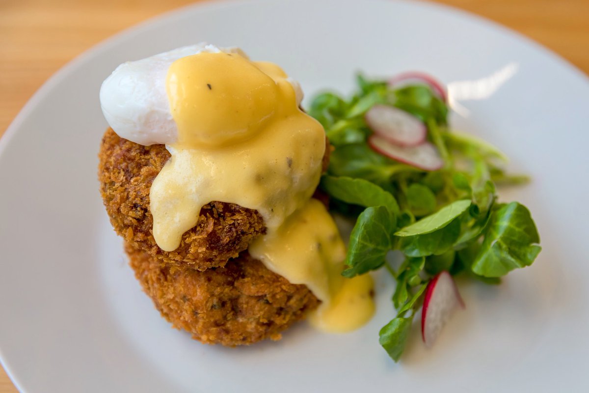 HighStSoc's tweet photo. One of our specials this week. Smoked haddock fishcakes with poached egg, hollandaise and watercress salad. https://t.co/slUwxWnD6N