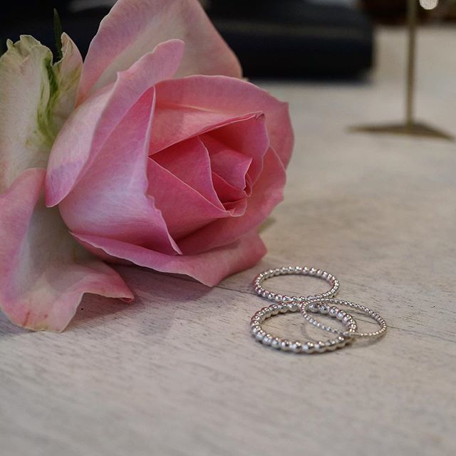 GildedLab's tweet photo. The Pearl bands available for instant gratification at our London stockist @madetheedit https://t.co/eNRxcyQ87s https://t.co/yC9cE7chtz